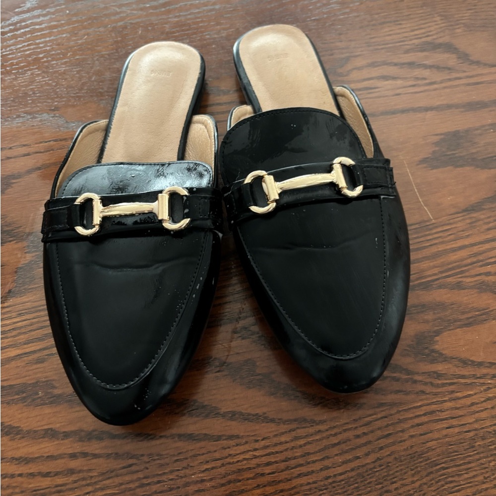 Elegant Black Loafers with Gold Accent